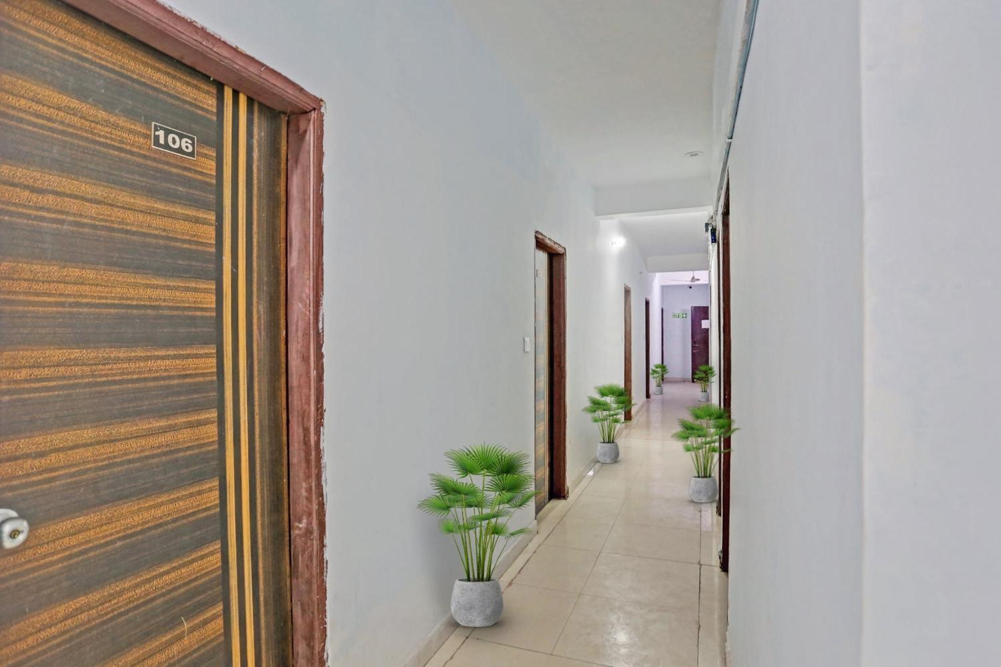 Hotel O Imperial Residency Near Dashrath Puri Metro Station Yeni Delhi Dış mekan fotoğraf