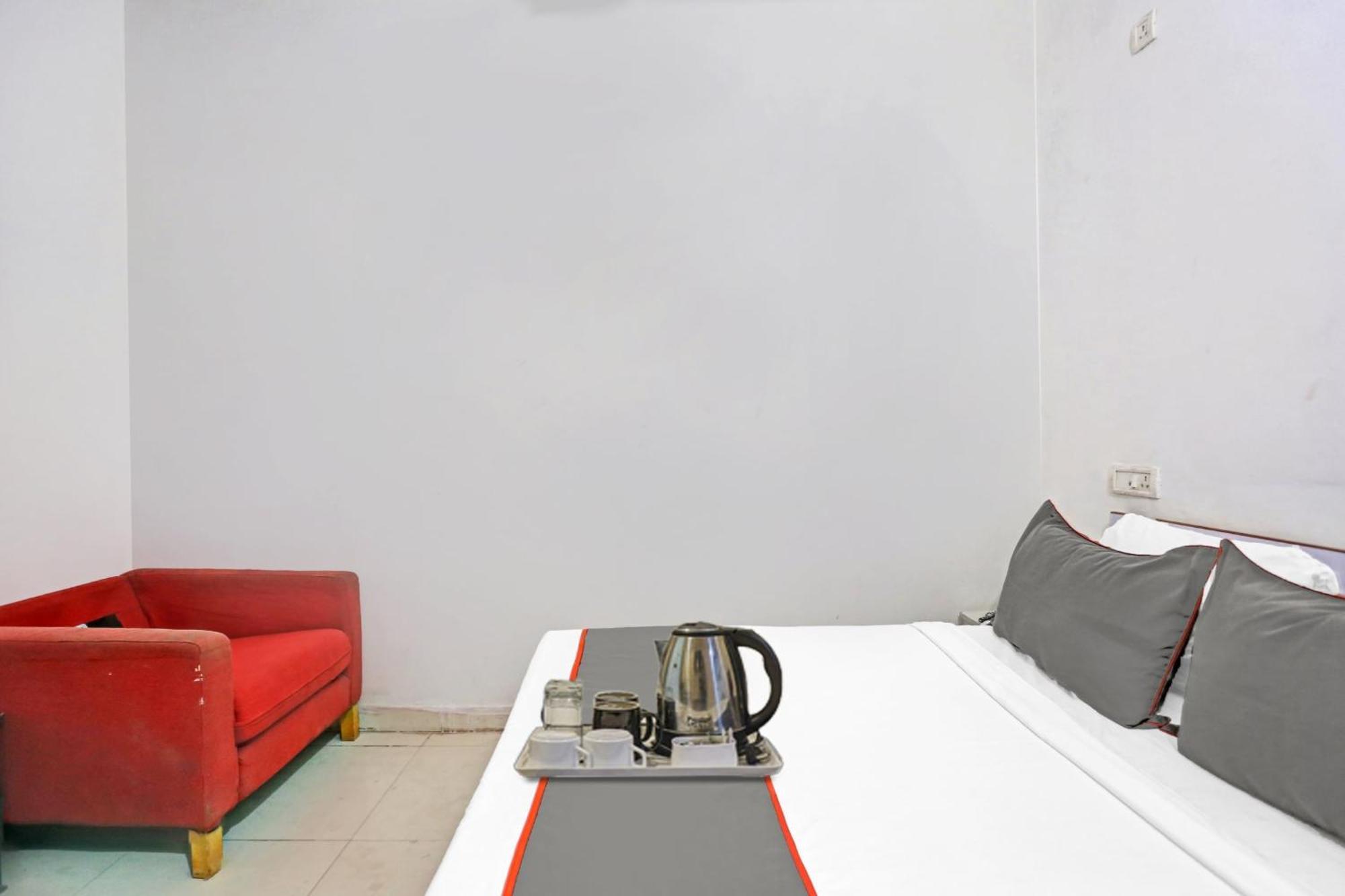 Hotel O Imperial Residency Near Dashrath Puri Metro Station Yeni Delhi Dış mekan fotoğraf