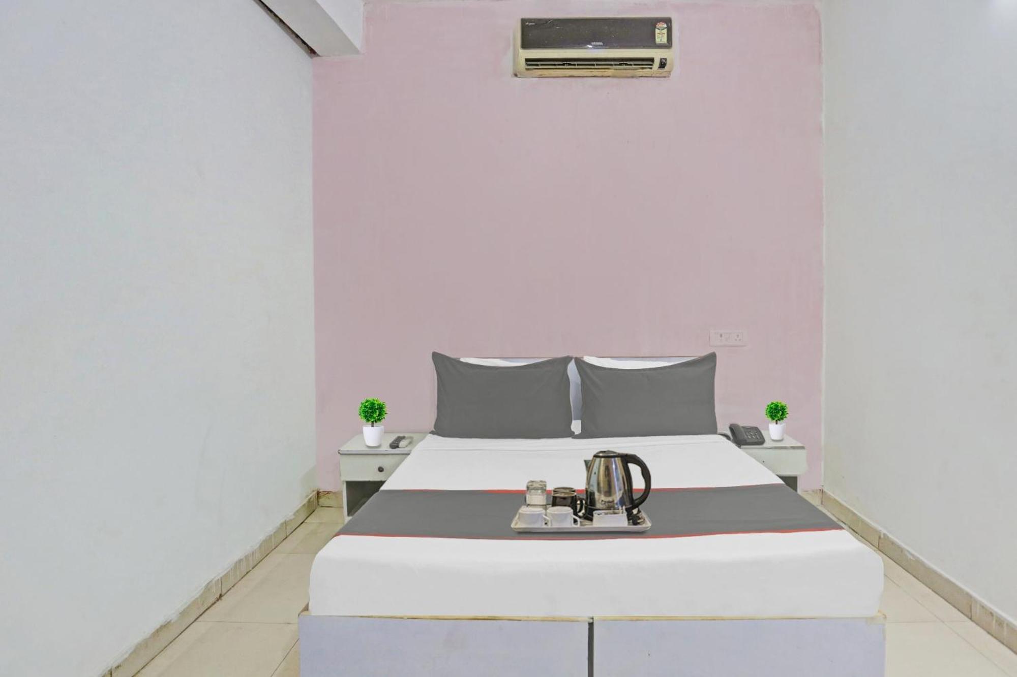 Hotel O Imperial Residency Near Dashrath Puri Metro Station Yeni Delhi Dış mekan fotoğraf