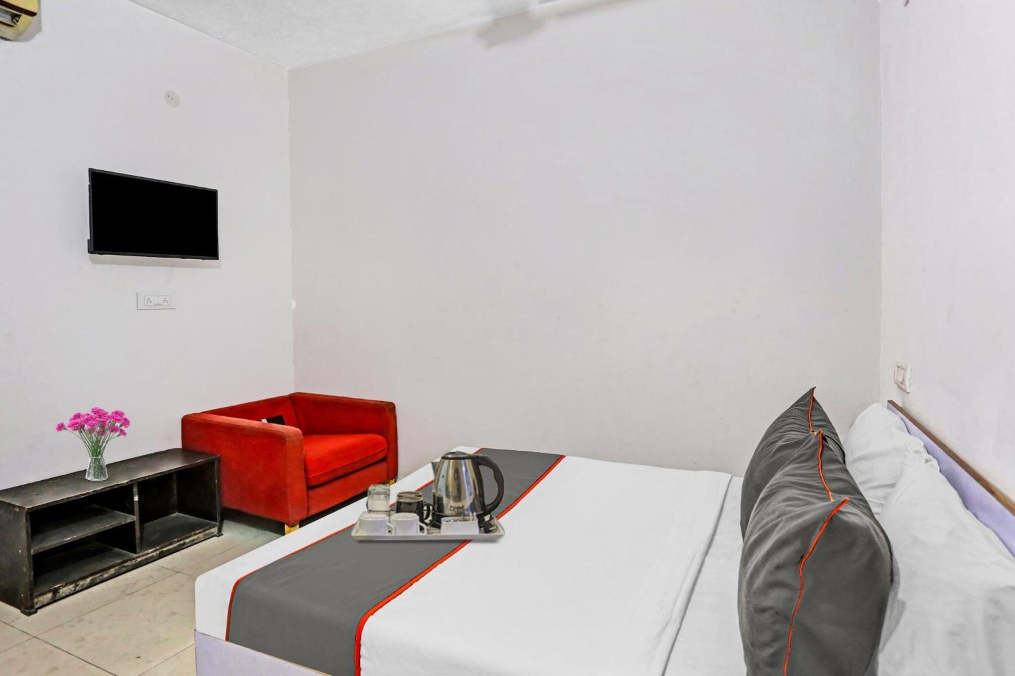 Hotel O Imperial Residency Near Dashrath Puri Metro Station Yeni Delhi Dış mekan fotoğraf